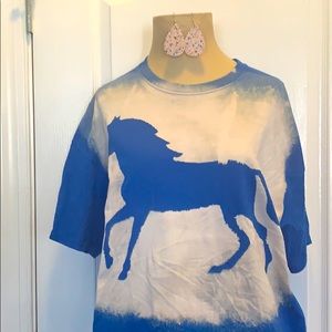 Xlarge bleached horse shirt. Free earrings.